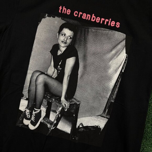 The Cranberries Remembering Dolores Rock Band T-Shirt Size Large - Picture 4 of 5